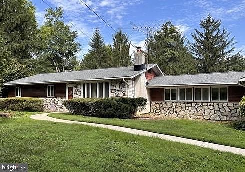 1st image of 1502 Upper Greenbriar Rd
