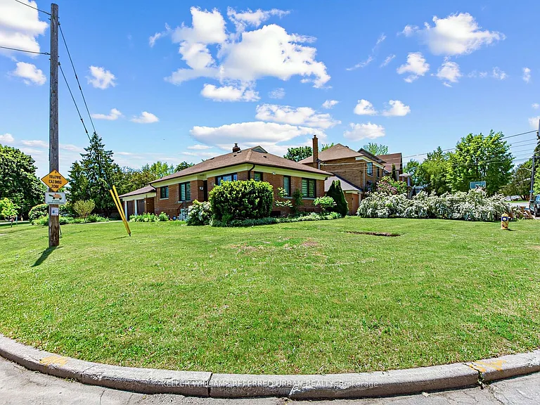 73 Prince Charles Dr — Photo 1