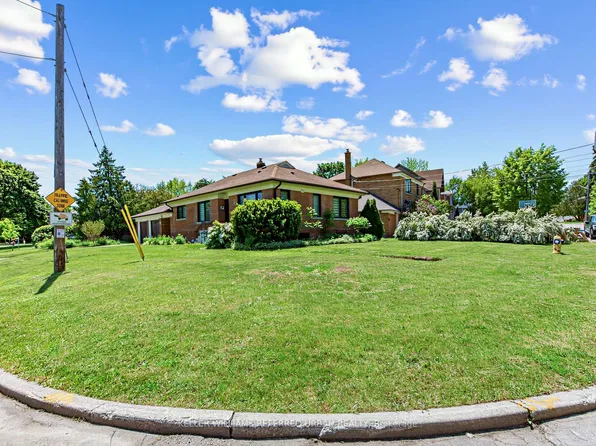 73 Prince Charles Dr, Toronto, ON M6A 2H4