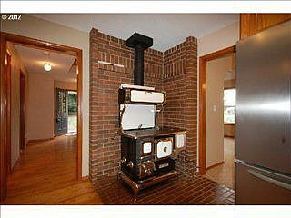 4th image of 10900 NE 285th St