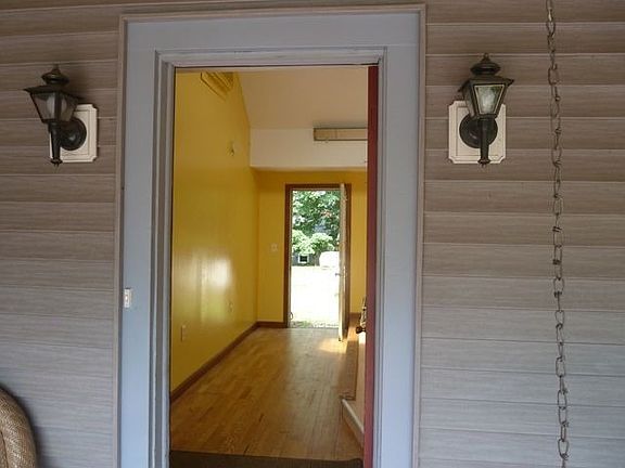 Entrance to bonus room