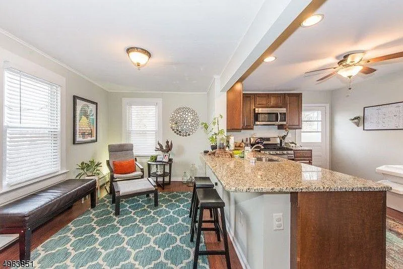 20 Miller St — Photo 3