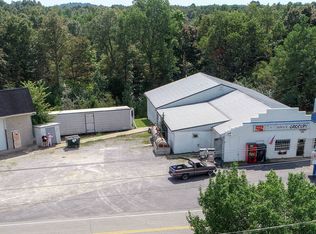 5740 Caneyville Rd, Morgantown, KY 42261