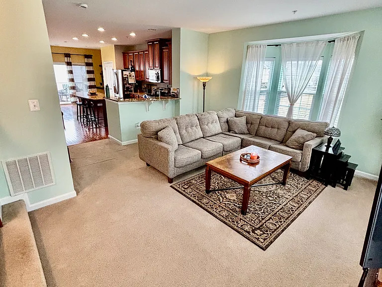 7673 Timbercross Ln — Photo 14