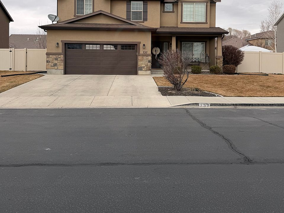 1st image of 737 E Sandhill Ct