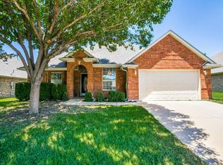 516 Apple Tree Ct, Saginaw, TX 76179