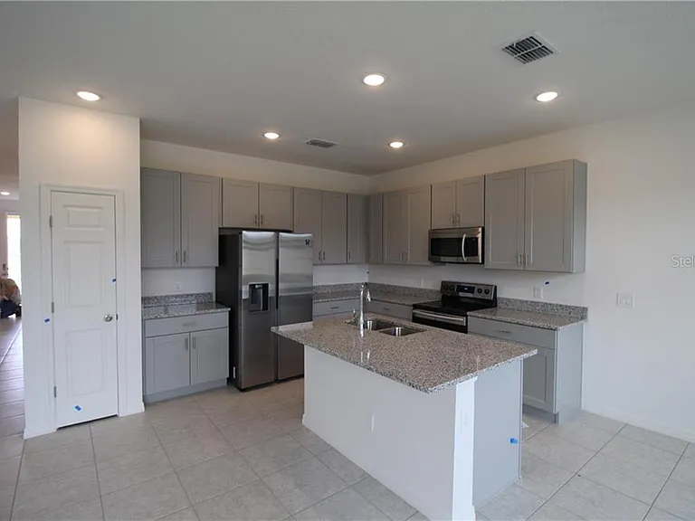 111 Roseville Dr — Photo 16