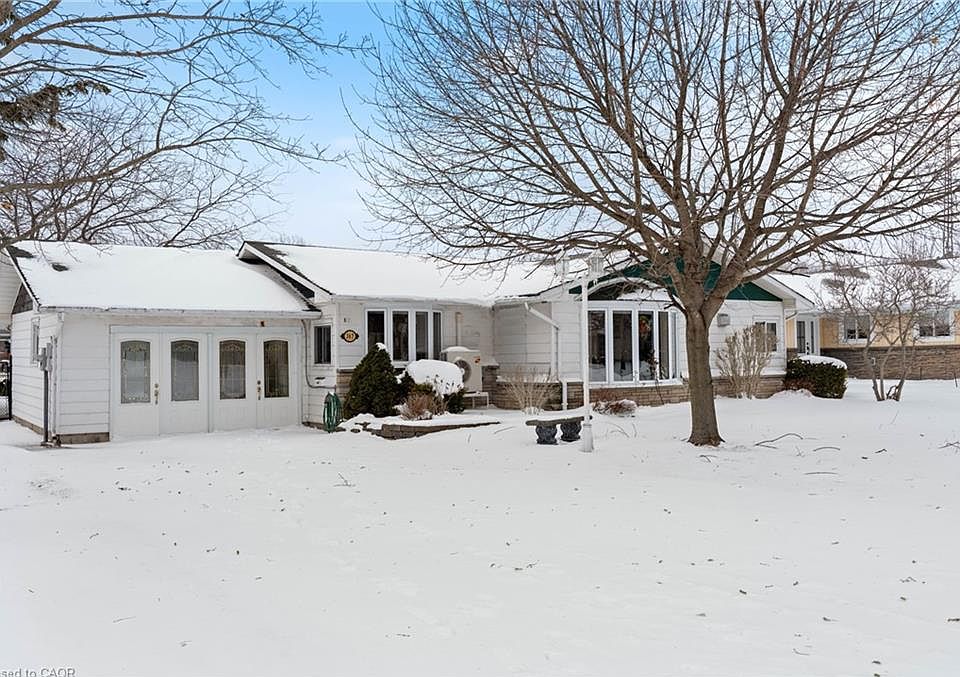 1st image of 367 Cedar Dr