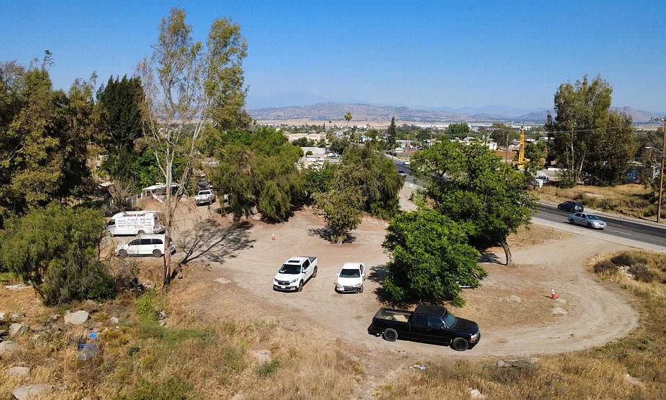 1st image of 2 W 4th St