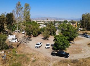 2 W 4th St, Perris, CA 92570