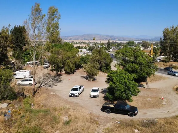 2 W 4th St, Perris, CA 92570