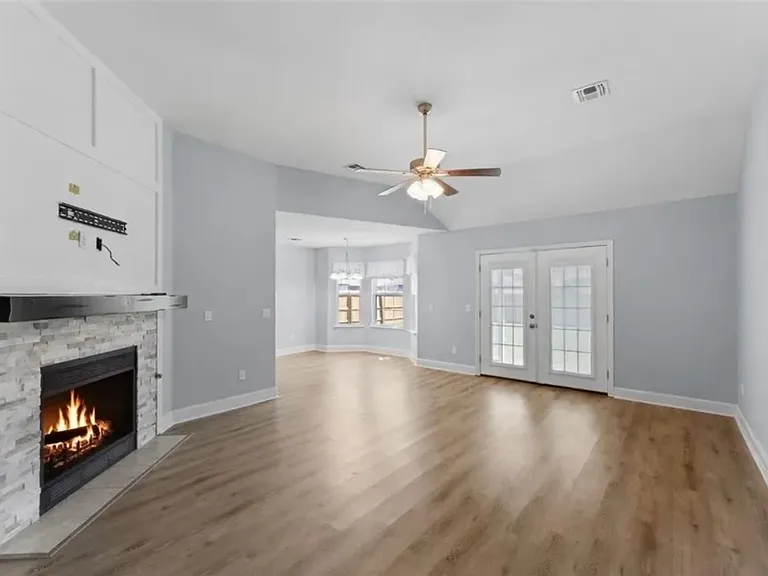 550 Bonanza St — Photo 6