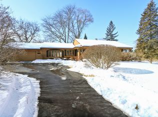 23344 N Indian Creek Rd, Lincolnshire, IL 60069