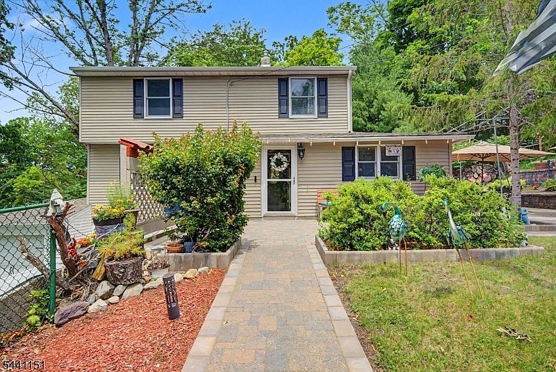 1st image of 102 E. Belleview Avenue