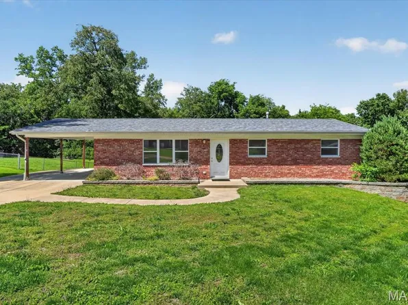 10 Della Dr, Fenton, MO 63026