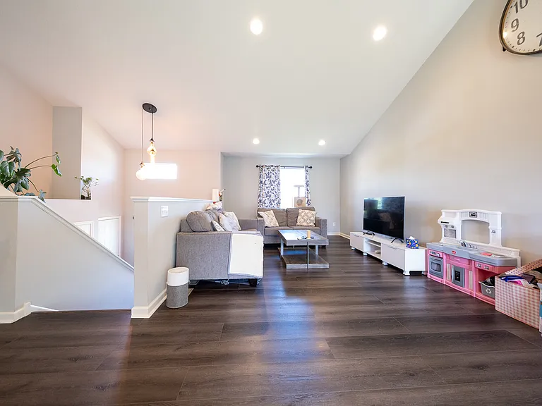 316 Art St NW — Photo 3