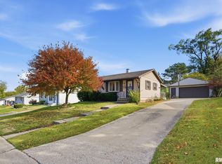 1121 6th St W, Milan, IL 61264