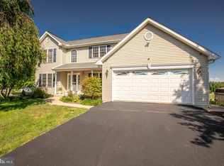 84 Viceroy Dr, Falling Waters, WV 25419