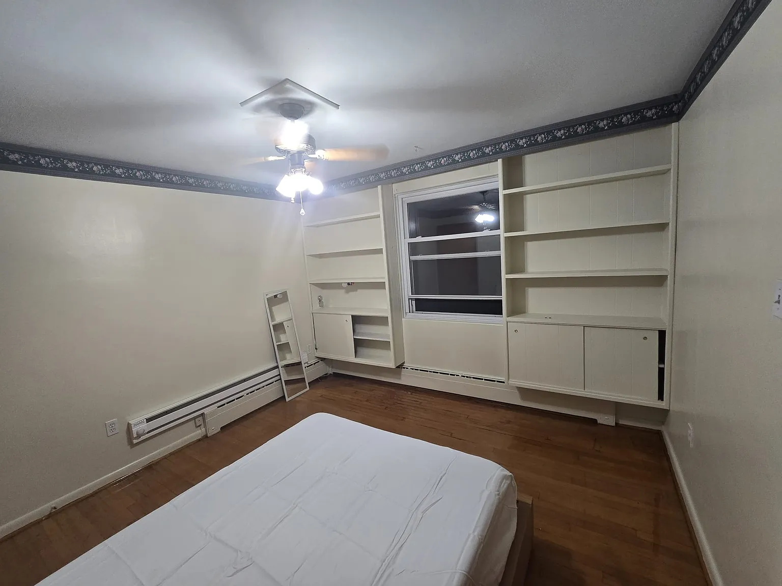 906 N Penn Ct — Photo 4