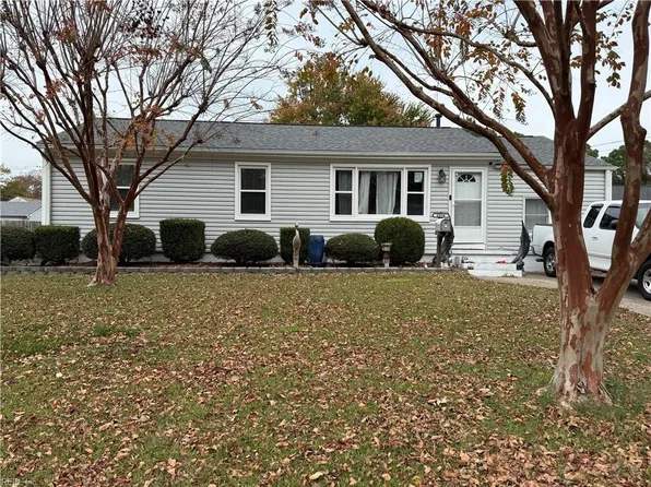 2836 Pinewood Dr, Virginia Beach, VA 23452