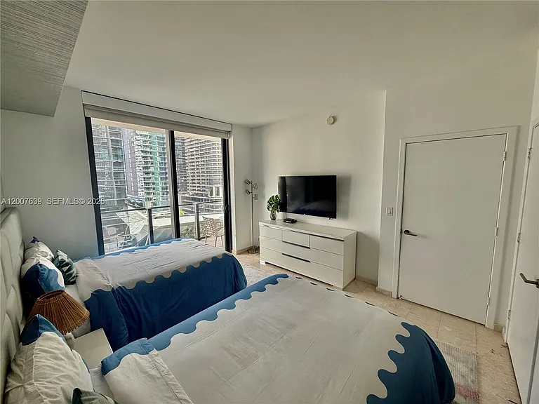 88 SW 7th St #1109 — Photo 8