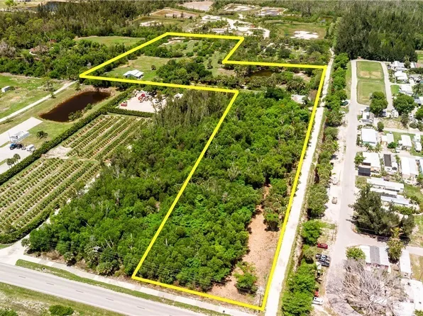 14901 Stringfellow Rd, Bokeelia, FL 33922