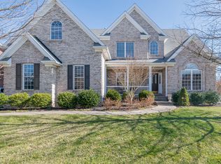 4526 Cherry Forest Cir, Louisville, KY 40245
