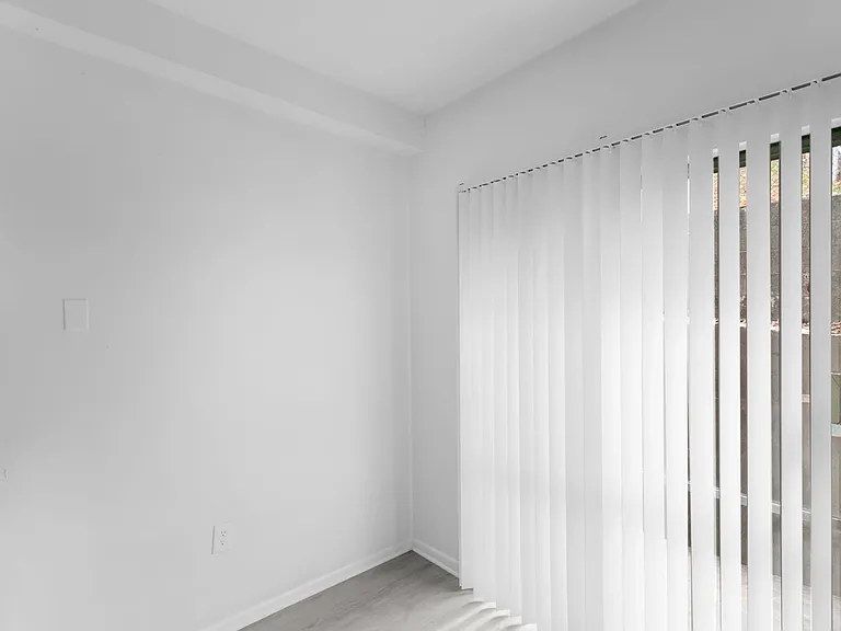 Oakmont Apartments — Photo 43