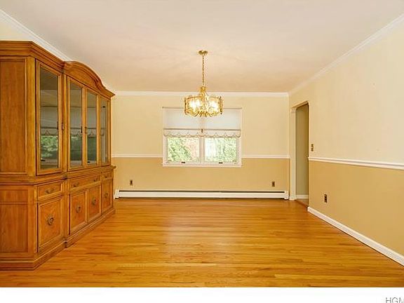 5th image of 258 Elwood Ave