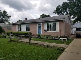 27260 Schiller St, Chesterfield, MI 48047