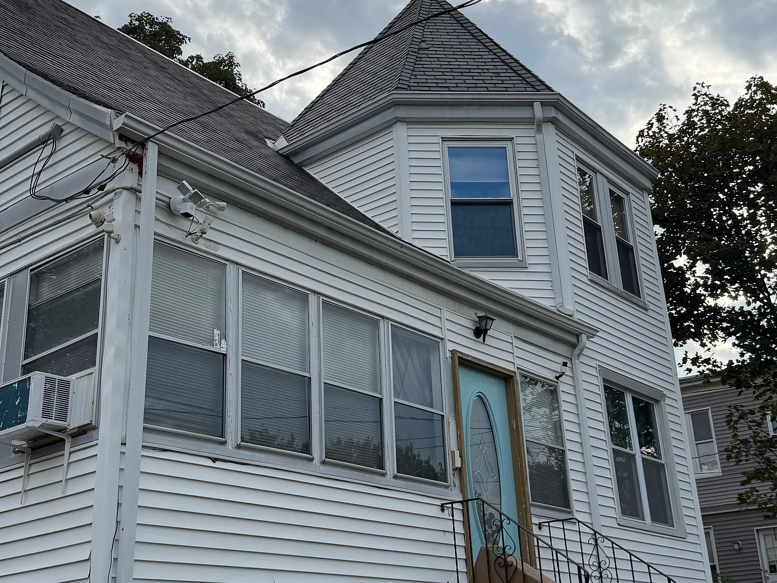 3 bed, 1.5 bath, 1656 sqft, $4,500 — Photo 2