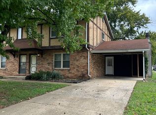 935 Fair Oaks Dr, Belleville, IL 62221