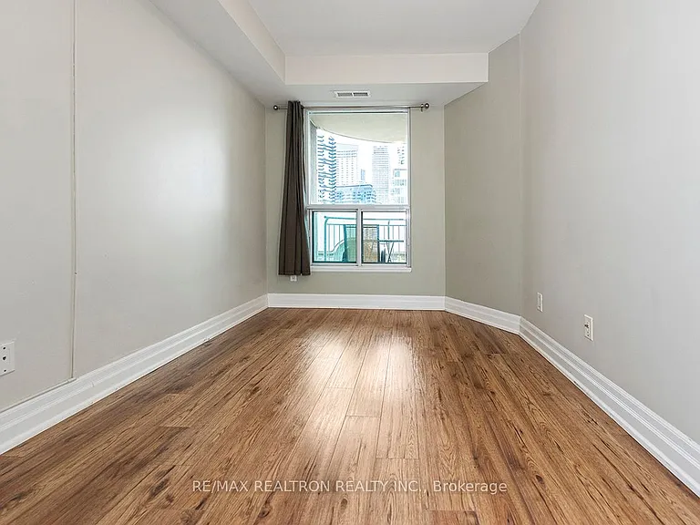 2111 Lake Shore Blvd W #505 — Photo 21