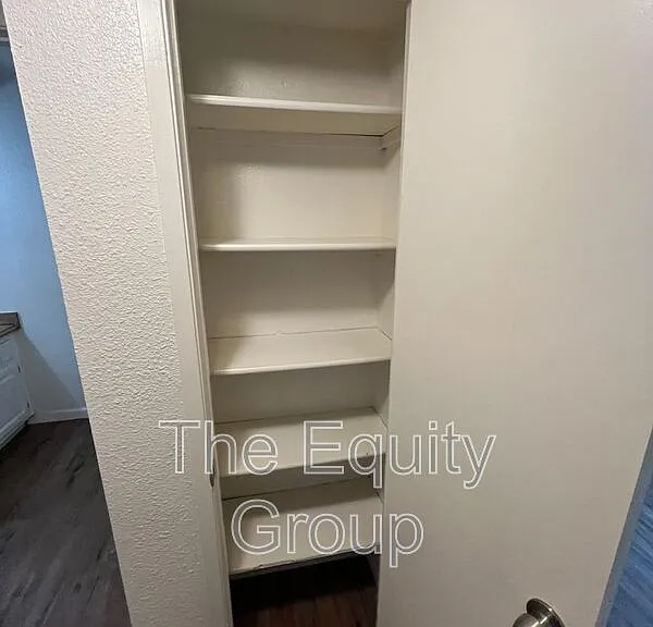 3912 W Meadow Ave — Photo 13