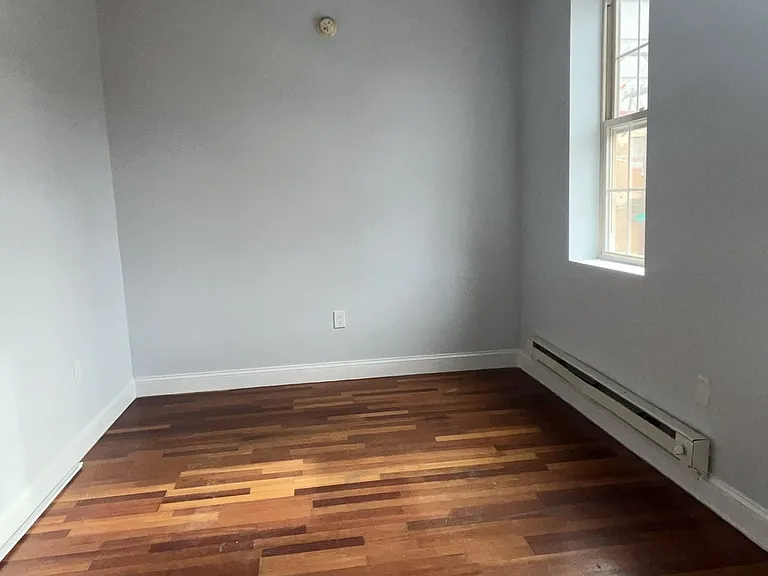 1429 W Tioga St #2/3 — Photo 6