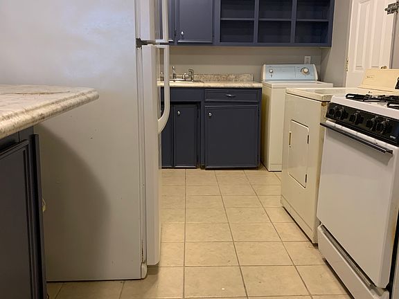 4th image of 2826 73rd Ave