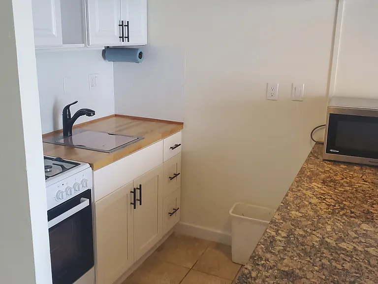 821 1/2 Coronado Ct — Photo 6