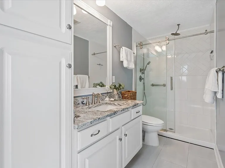 210 Pine Grove Dr — Photo 36