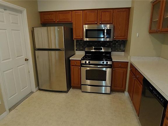 4th image of 15325 Margaux Dr