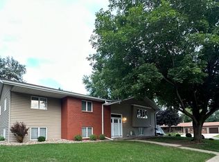 1394 SW 2nd Ave #W, Le Mars, IA 51031