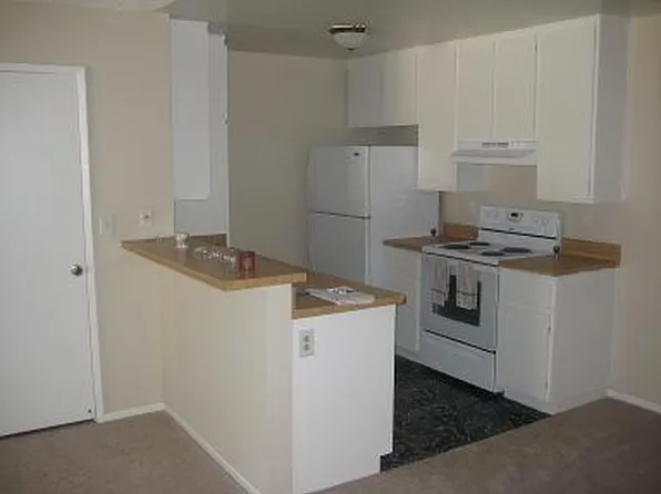 23268 Orange Ave APT 6, Lake Forest, CA 92630