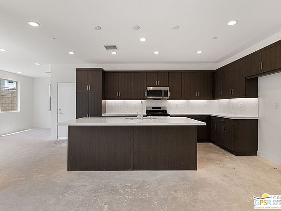 4th image of 74374 College Dr