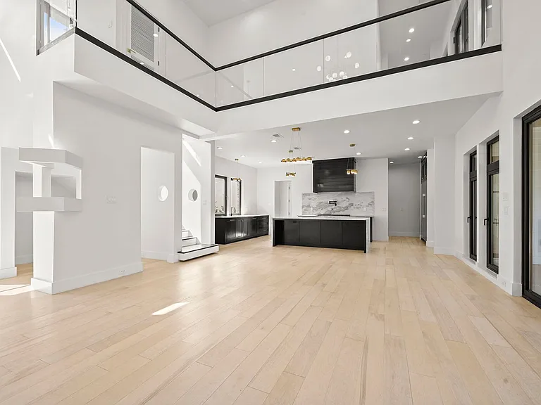 9825 Fawn View Dr — Photo 1