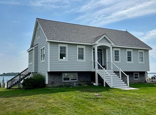 280 Pond Shore Dr, Charlestown, RI 02813