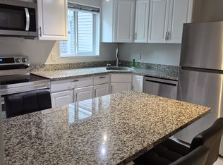 4 Royal Dane Dr APT 16, Marshfield, MA 02050