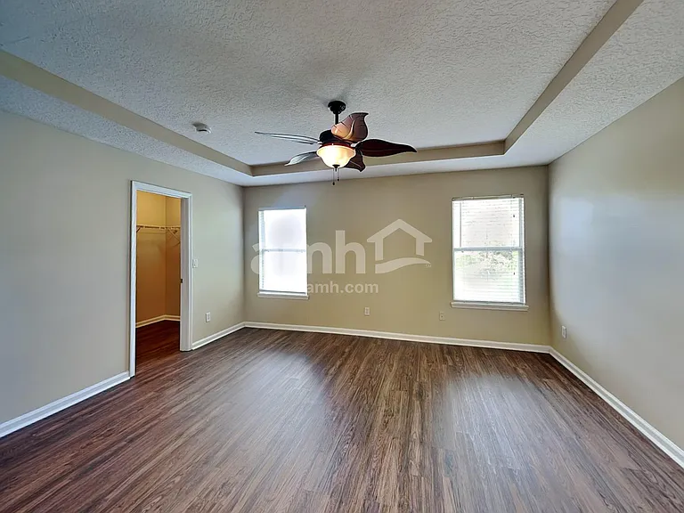 729 Porto Cristo Ave — Photo 9