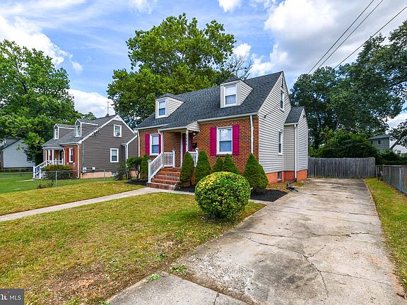 2nd image of 2304 Ramblewood Dr