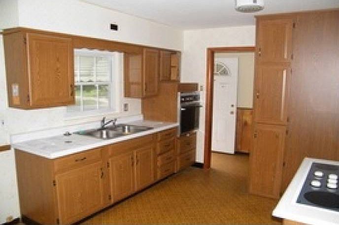 2nd image of 5895 Doxmere Dr