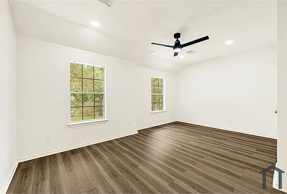 146 S Walden Elms Cir — Photo 26