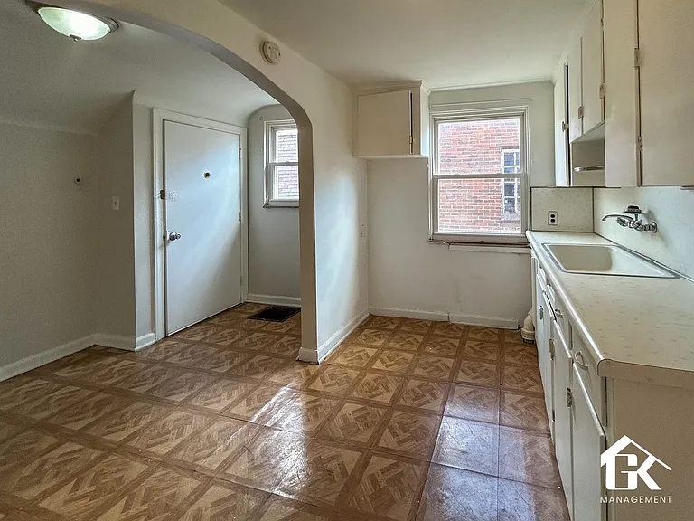 18461 Washburn Ave — Photo 2
